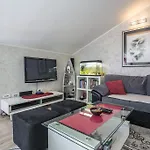 Luxury Alduk Close To Znjan With The Sea View